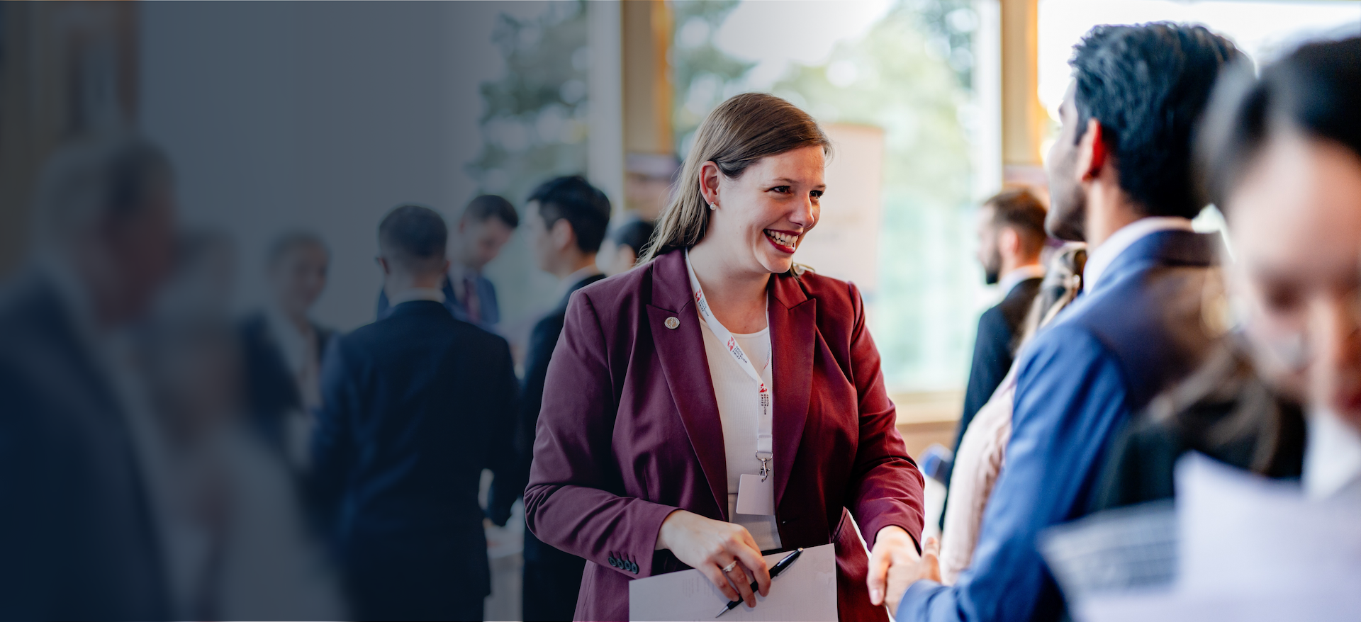HIM Business School student speaking with industry