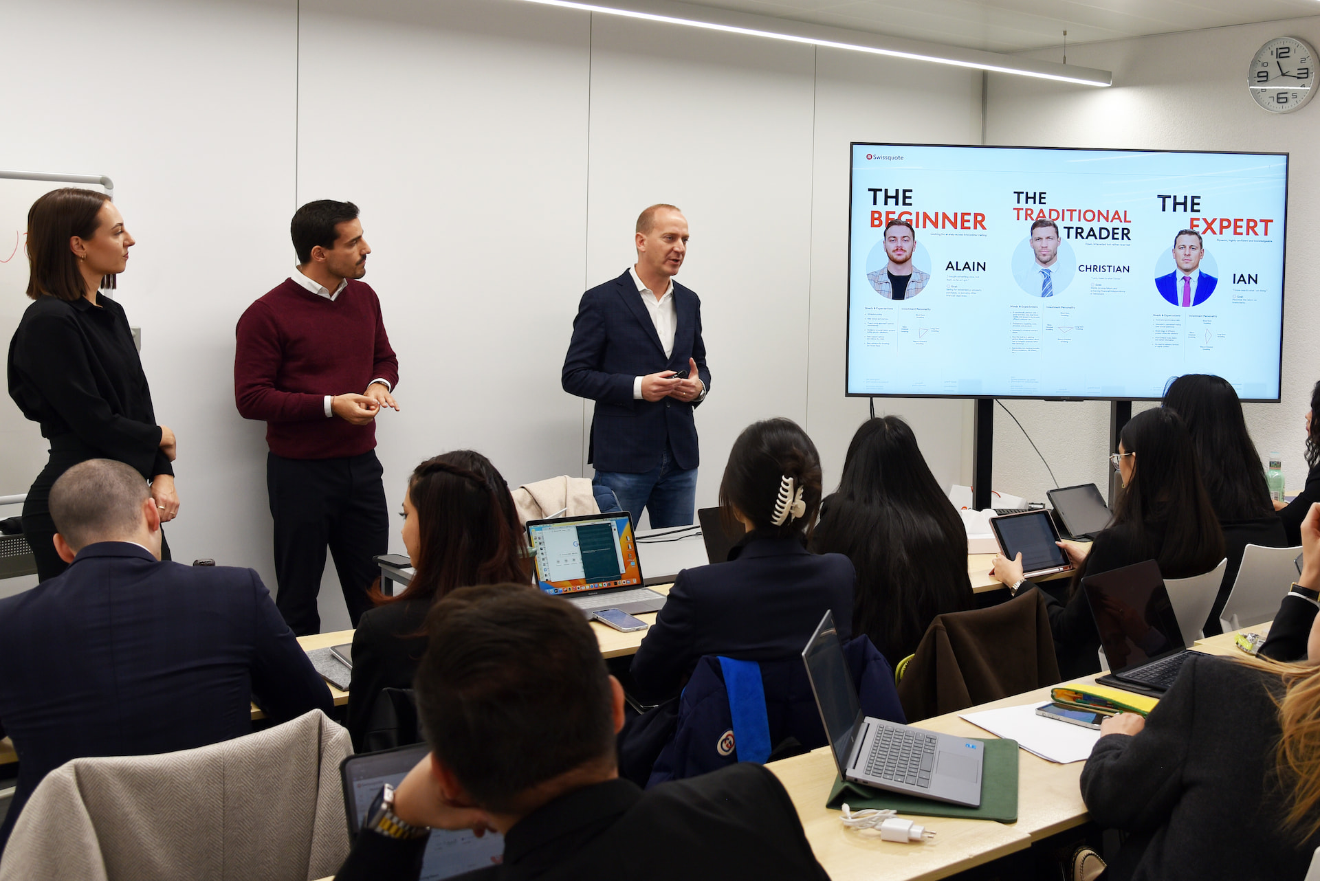Swissquote presents to students